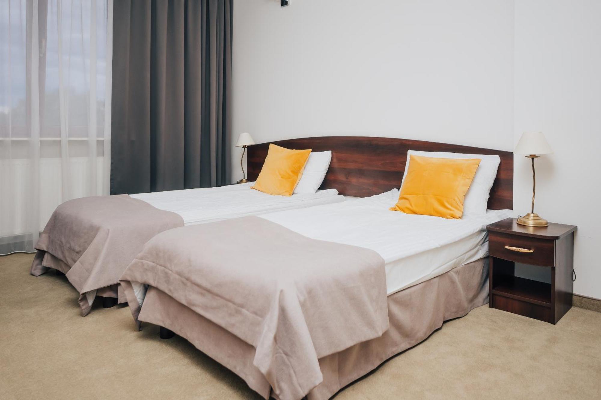 Hotel Sphinx Zabia Wola 外观 照片